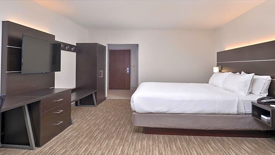 Holiday Inn Express & Suites Parkersburg East By IHG