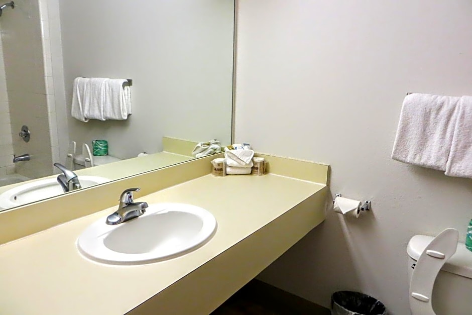 Guest House Inn Medical District near Texas Tech Univ