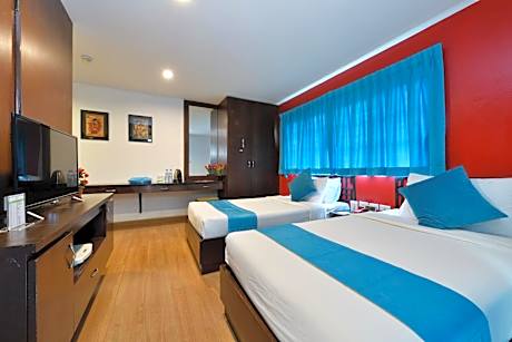 Deluxe Twin Room with Window