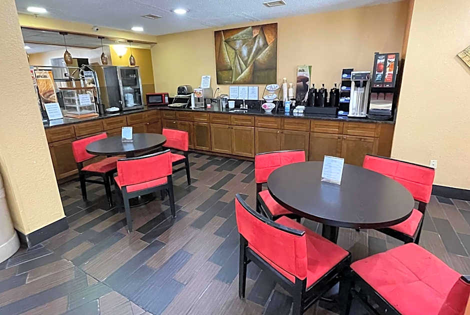 Microtel Inn & Suites by Wyndham Newport News Airport