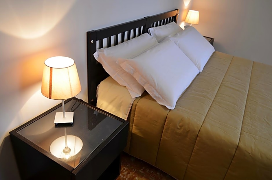 Bed & Breakfast Fontanarossa Airport -Private Parking-