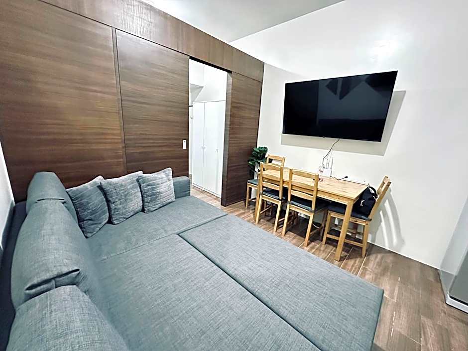 Heart of Makati, Fully furnished condo, cbd central location