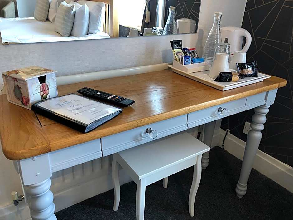 The Fossil Tree Hotel