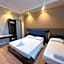 Aston Hotel