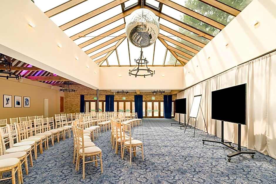 voco Lythe Hill Hotel Spa By IHG