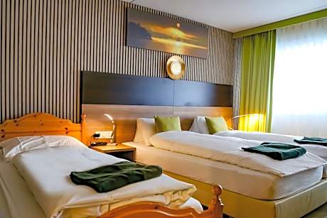 Family Room with Lake View