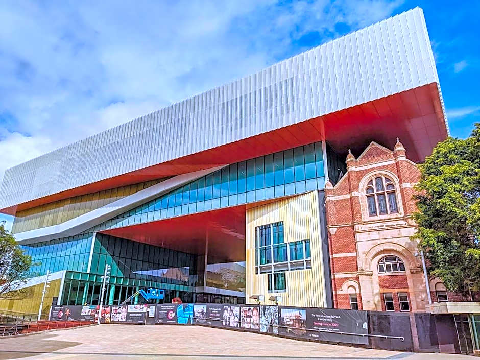 Sleek Northbridge Getaway