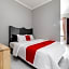 RedDoorz Plus near Jungeland Sentul