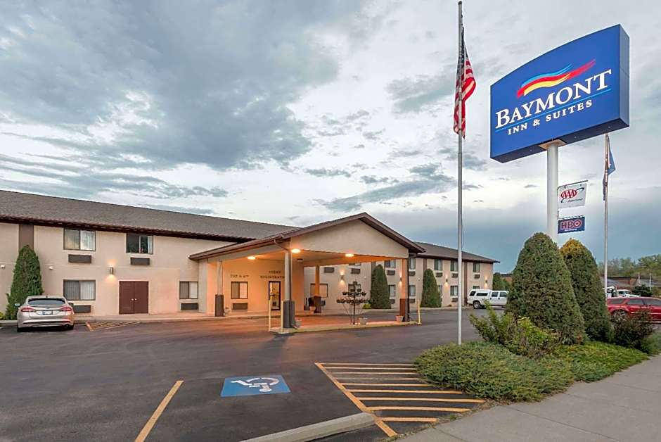 Baymont by Wyndham Hot Springs