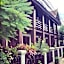 Ancient Luang Prabang Hotel (Ban Phonheuang)