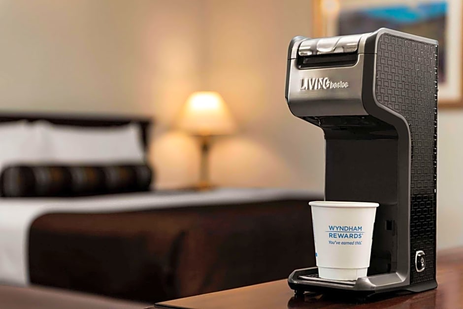 Travelodge by Wyndham Abbotsford Bakerview