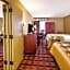 Ashbourne Hotel Canton/Hall of Fame I-77