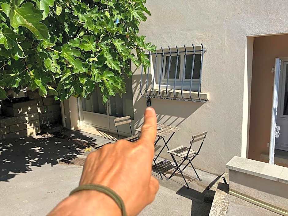 Le Nid Castries - Charmant studio indépendant et climatisé avec entrée privée centre Castries - Proche Montpellier