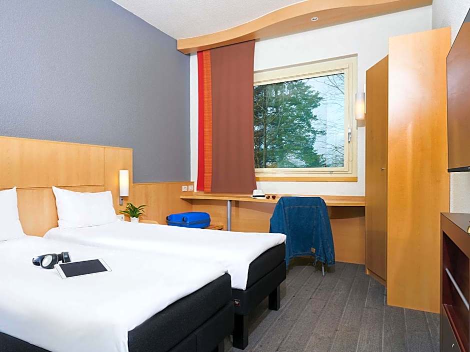 Ibis Como