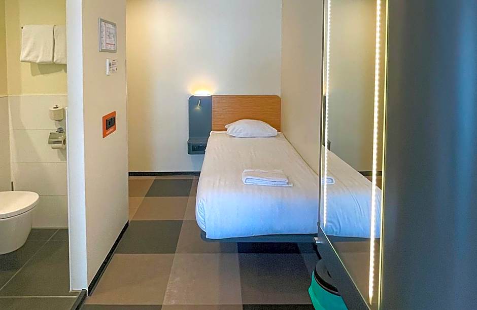 easyHotel The Hague Scheveningen Beach