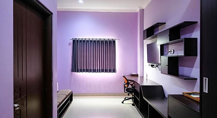 RedDoorz @ myRoom UMY