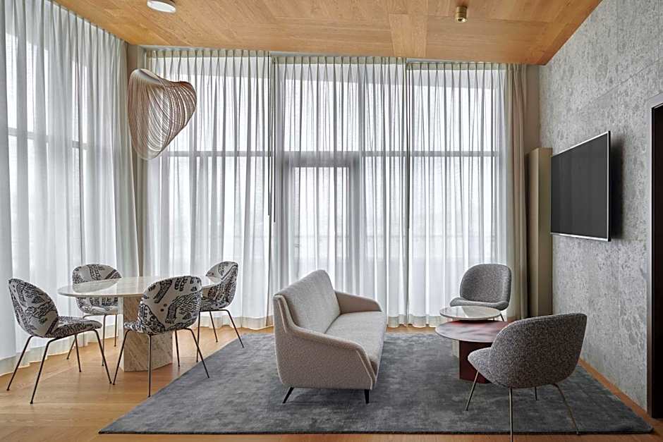 Iceland Parliament Hotel, Curio Collection by Hilton