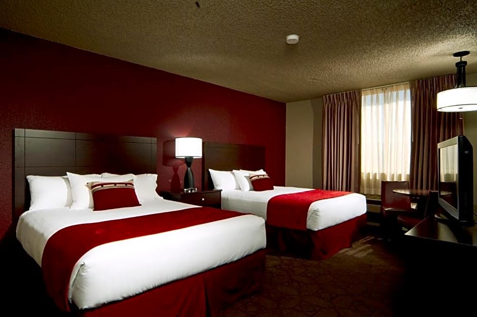 Photo 1 of 2 of Sedona 1 Queen Bed, Pool View