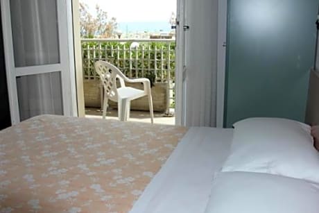 Double or Twin Room with Beach Access
