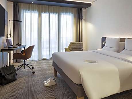 Executive Room with 1 Queen-Size Bed and balcony