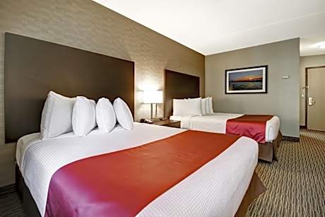 2 QUEEN BEDS,NSMK,HI SPEED NET,REFRIG,COFMKR,IRON