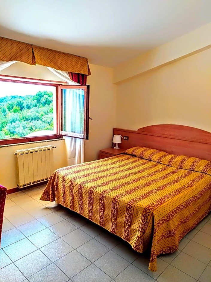 Photo 1 of 9 of Double Room