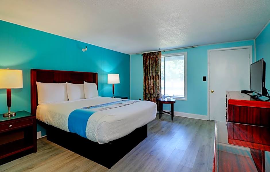 Photo 1 of 4 of Standard 1 Queen Bed