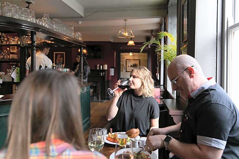 Rose And Crown Hotel