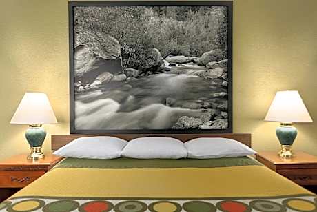 1 King Bed Non-Smoking