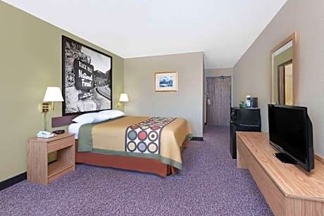 Queen Room - Non-Smoking