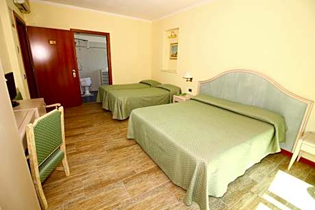 Quadruple Room with Balcony - Disability Access