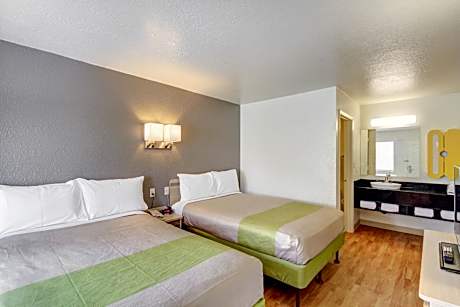 2 Full Beds | Kitchen Non-smoking