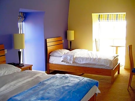 1 Queen Bed, Sea View