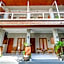 RedDoorz near Mertasari Beach 2