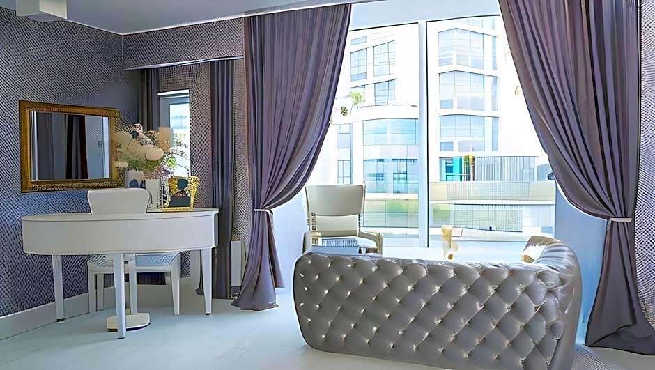 Newquay Beach Hotel by Sunday