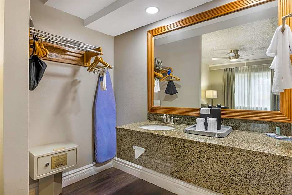 Best Western Pier Point Inn