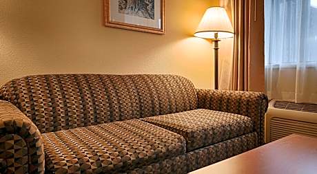 Queen Room with Two Queen Beds and Kitchenette - Non-Smoking