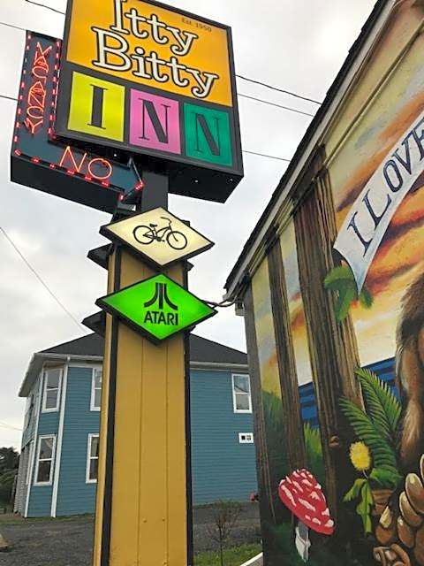 The Star Trek - USS Enterprise Room at the Itty Bitty Inn