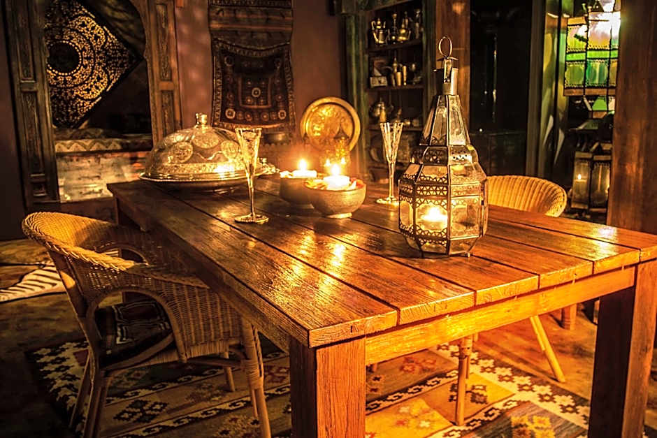 Bijou Hotel / Love and Romance