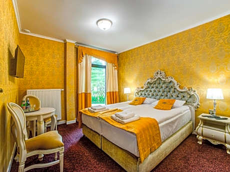 Triple Room with Balcony