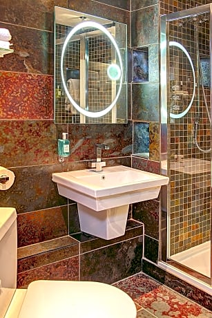 1 Double Bed, Mobility Accessible, Walk In Shower, Non-Smoking