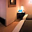 Brit Hotel Confort Pau Lons