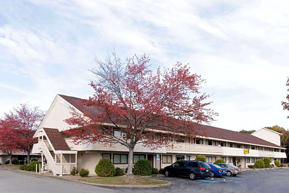 Super 8 by Wyndham Strongsville/Cleveland