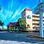 La Quinta Inn & Suites by Wyndham West Palm Beach - Florida Turn