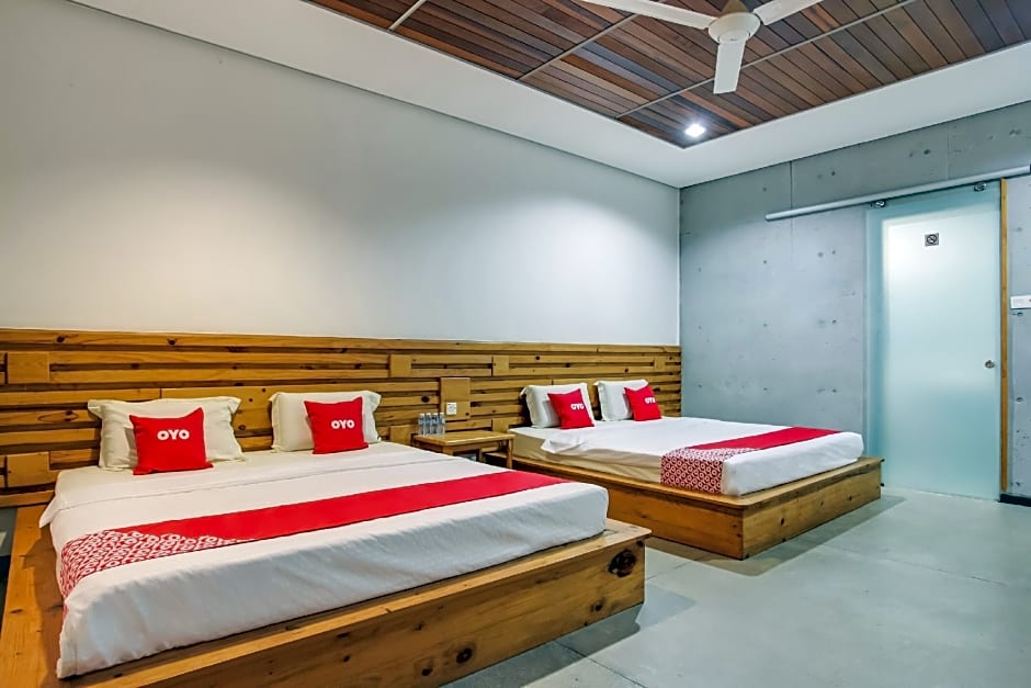 OYO 89454 Hotel Pavilion Inn