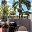 Richard's Motel Courtyard