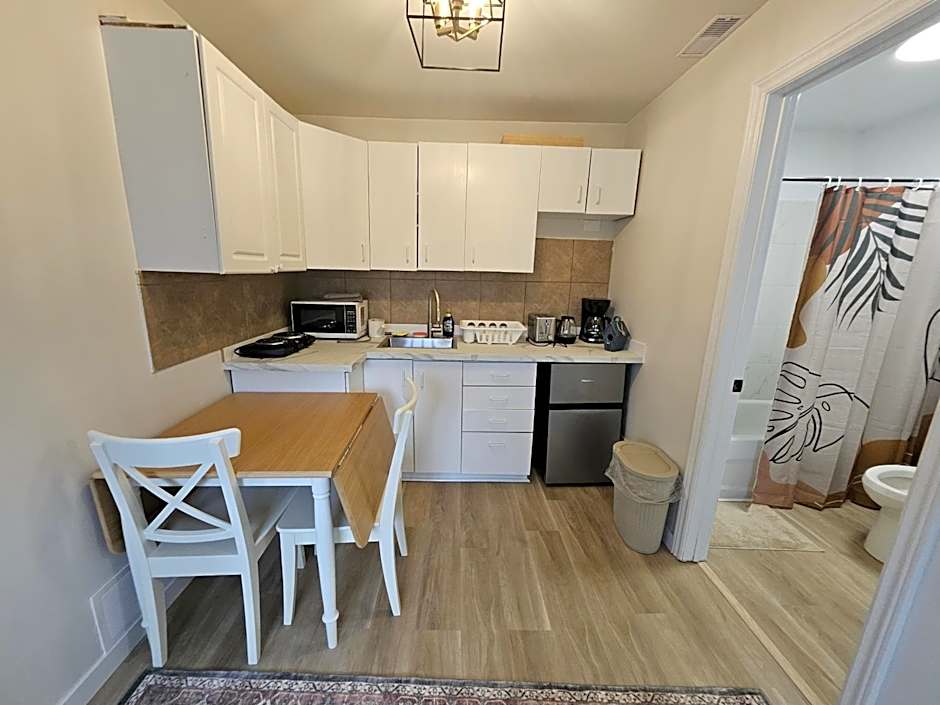 JstLikeHome - Old Ottawa Suite & Guesthouse