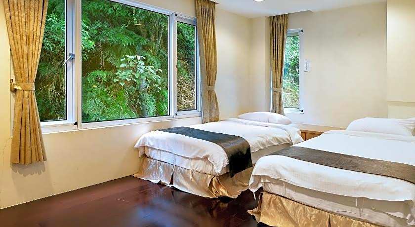 Sun Moon Lake Karuizawa Villa B&B