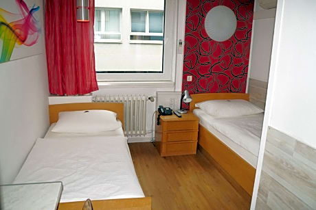 Economy Twin Room