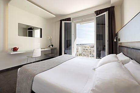 1 Double Bed or 2 Beds, Partial Sea View